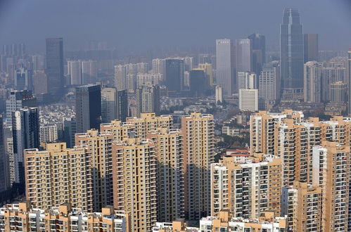 7月房地产贬值潮降临，购房者该不该买房？曹德旺暗示行业变革